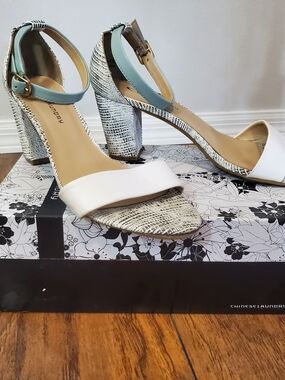 Chinese Laundry Janella White Lizard Block Heel Sandals 8.5